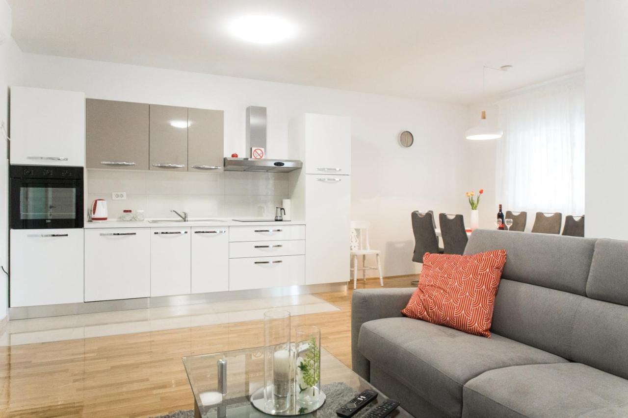 Apartment Zara - Luxury Apartment With Private Pool Экстерьер фото