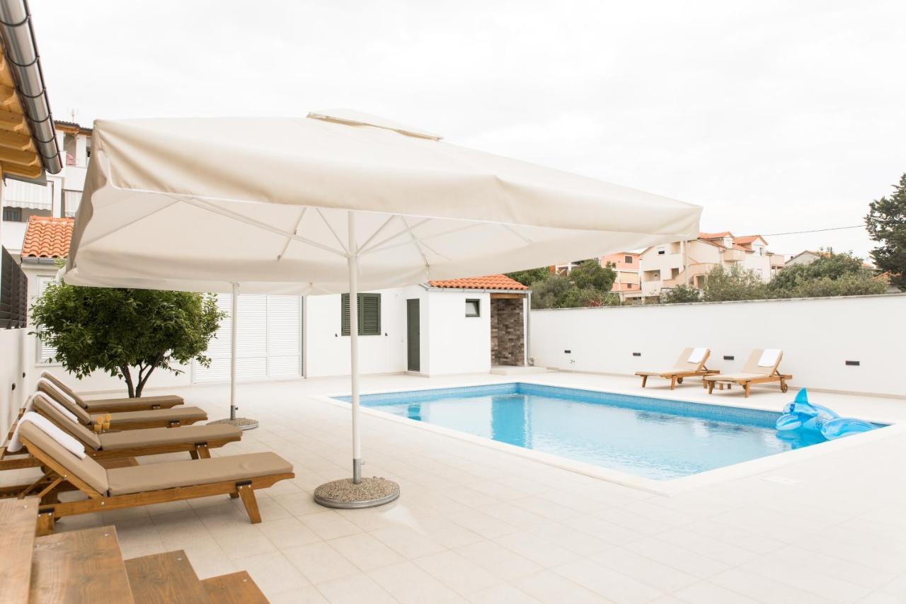 Apartment Zara - Luxury Apartment With Private Pool Экстерьер фото