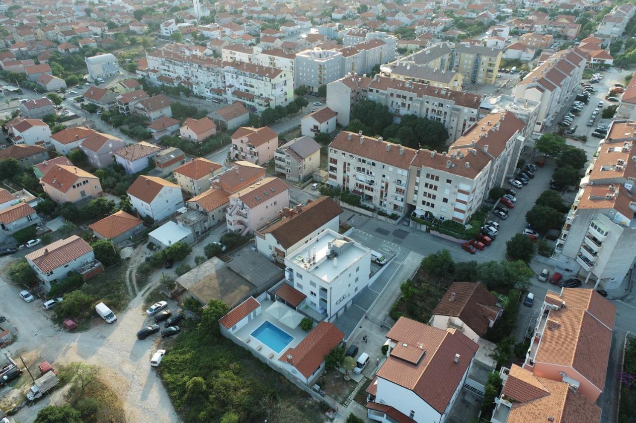 Apartment Zara - Luxury Apartment With Private Pool Экстерьер фото