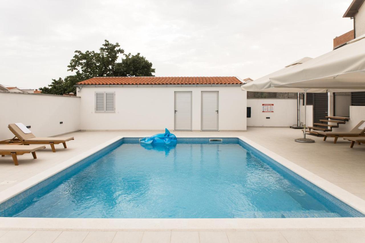 Apartment Zara - Luxury Apartment With Private Pool Экстерьер фото