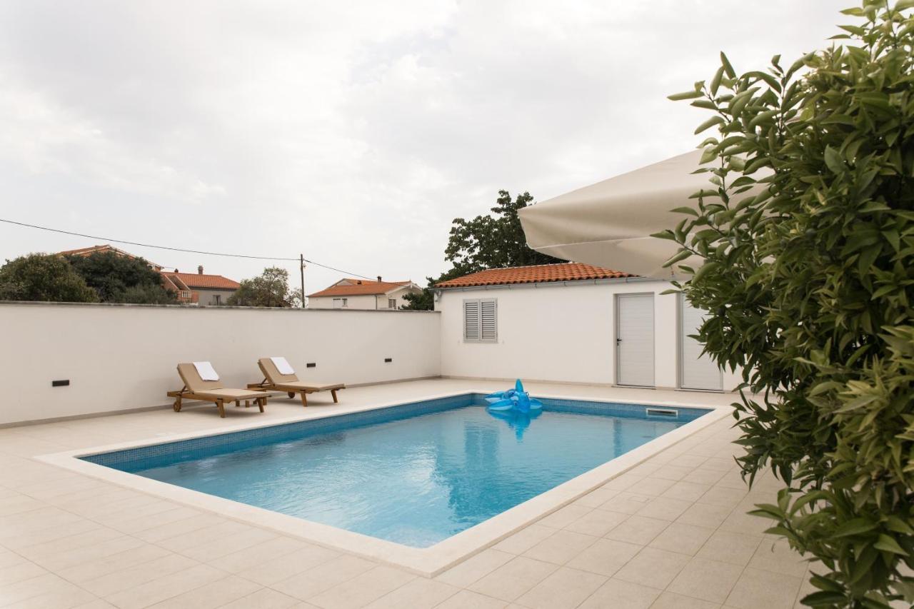 Apartment Zara - Luxury Apartment With Private Pool Экстерьер фото