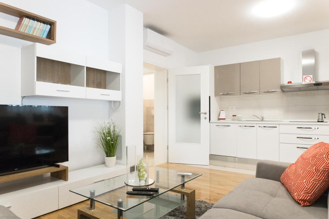 Apartment Zara - Luxury Apartment With Private Pool Экстерьер фото