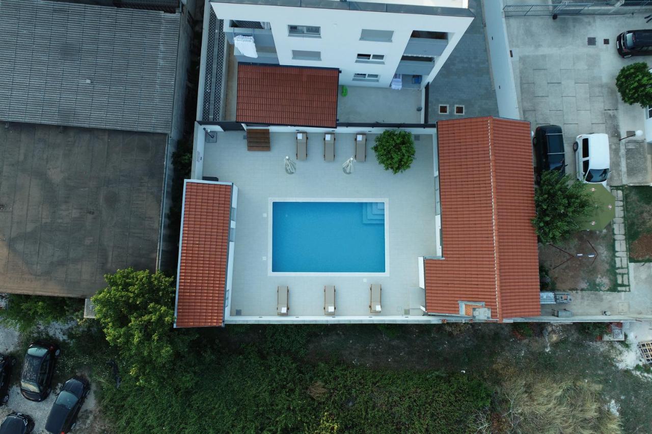 Apartment Zara - Luxury Apartment With Private Pool Экстерьер фото